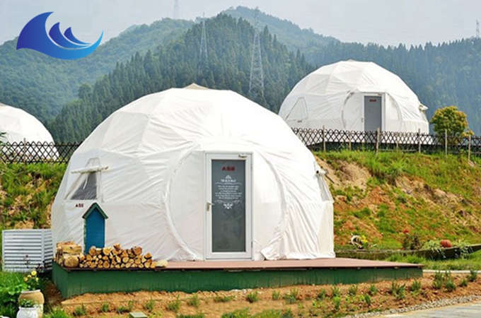 Spherical tent hotel